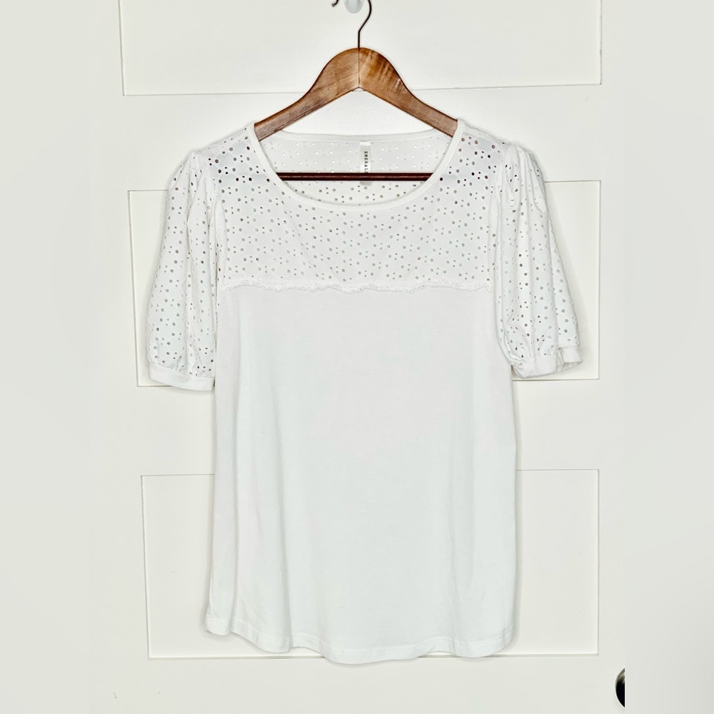 Emerald Women’s White Puff Sleeve Eyelet Top Size Large